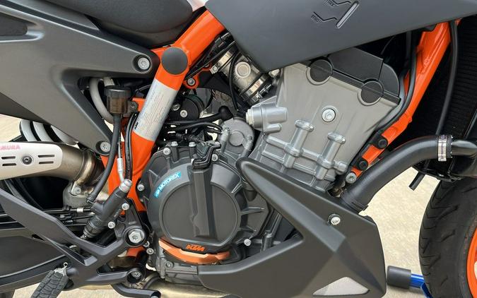 2020 KTM 890 Duke R