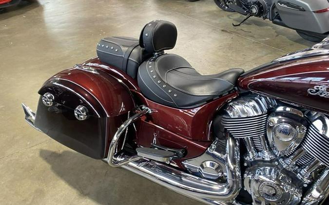 2022 Indian Motorcycle® Springfield® Maroon Metallic/Crimson Metallic