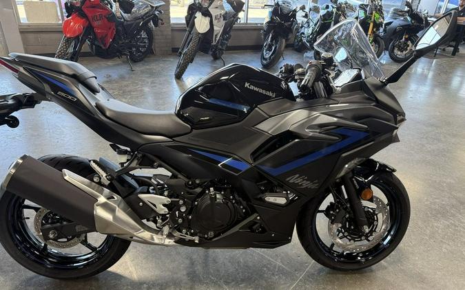 2025 Kawasaki Ninja® 500 SE ABS