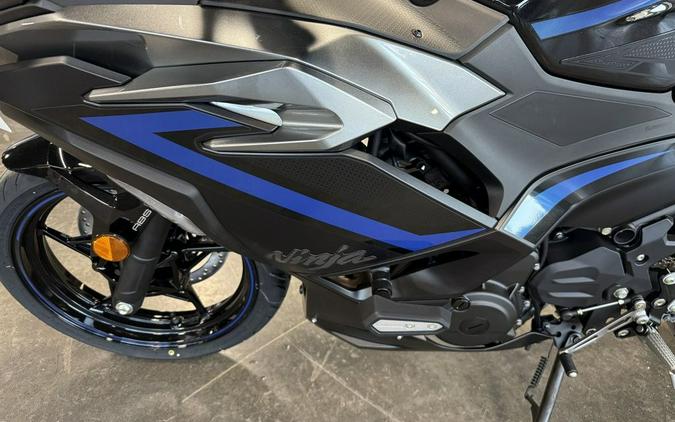 2025 Kawasaki Ninja® 500 SE ABS