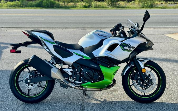 2024 Kawasaki Ninja 7 Hybrid First Look [12 Fast Facts; 40 Pics]