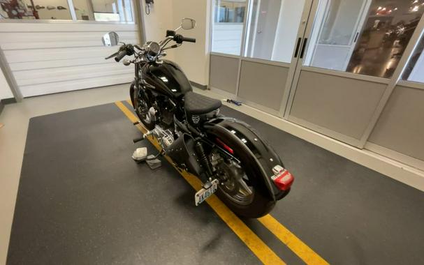 2016 Harley-Davidson® XL1200C - Sportster® 1200 Custom