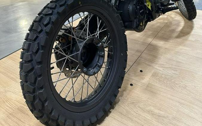 2025 Can-Am® 2W ORIGIN Black