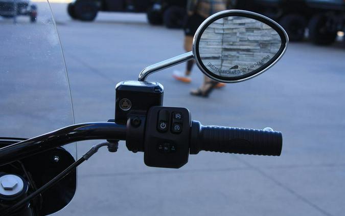 2023 Indian Motorcycle® Super Chief® Limited Stryker Red Metallic