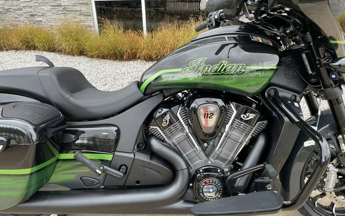 2026 Indian Chieftain Powerplus Dark Horse Signature Series Abyss Metallic / Cypher Gr