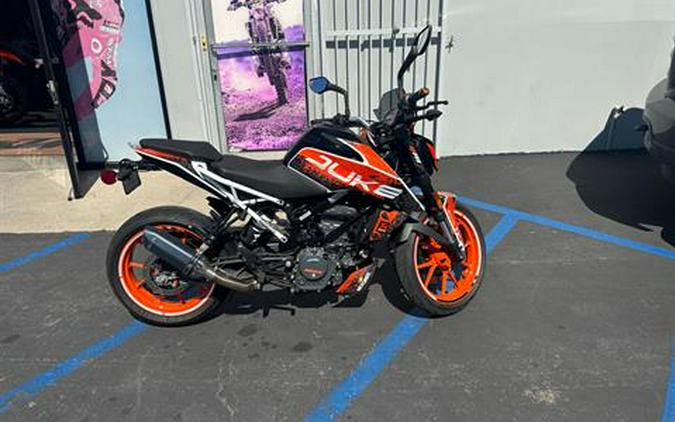 2022 KTM 200 Duke