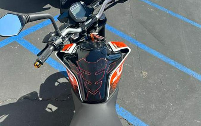 2022 KTM 200 Duke