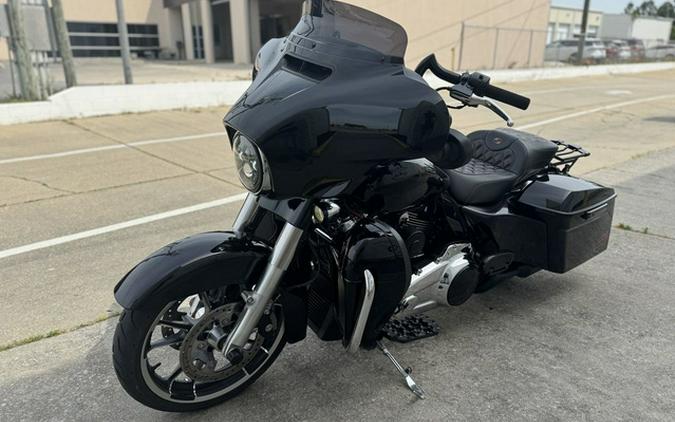 2021 Harley-Davidson FLHX - Street Glide Base