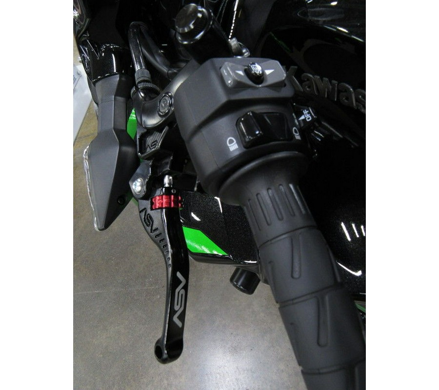 2024 Kawasaki Z900 SE ABS