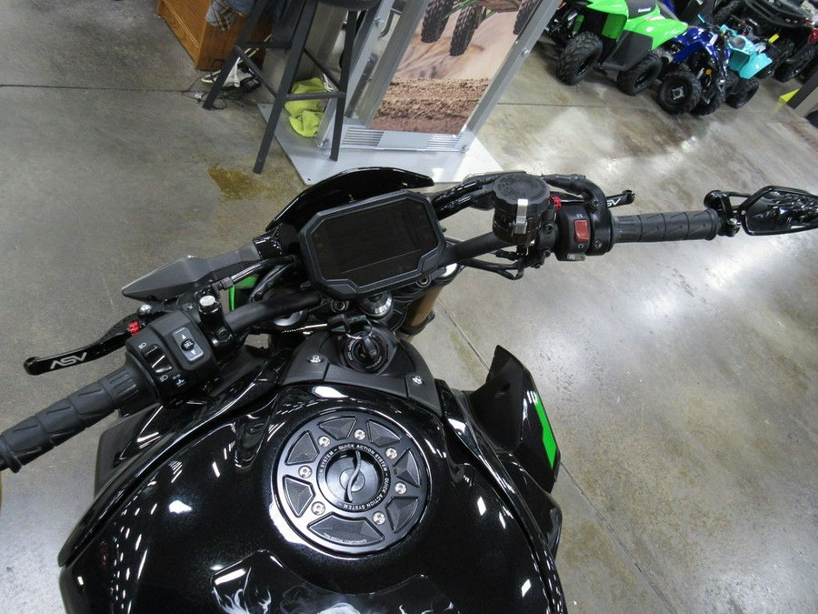 2024 Kawasaki Z900 SE ABS