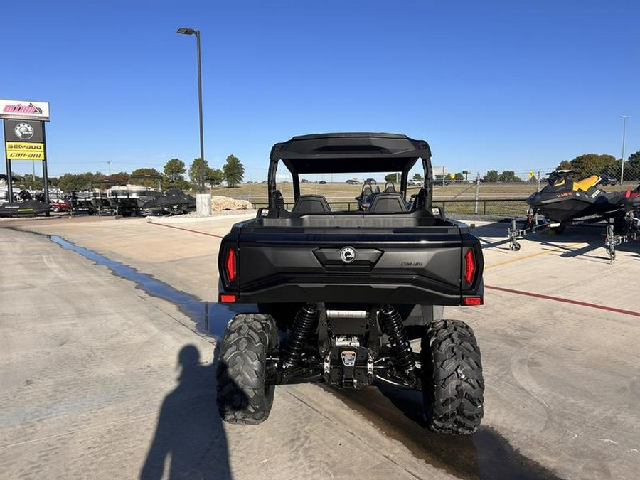 2026 Can-Am® Commander XT 700