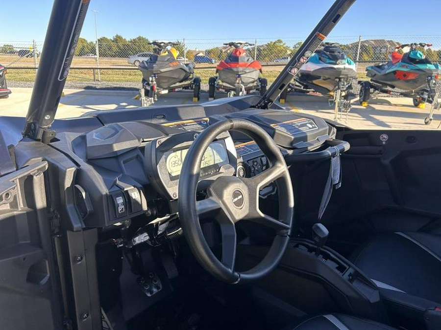 2026 Can-Am® Commander XT 700