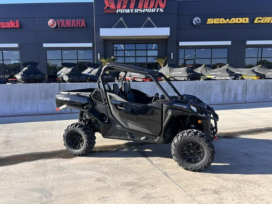 2026 Can-Am® Commander XT 700