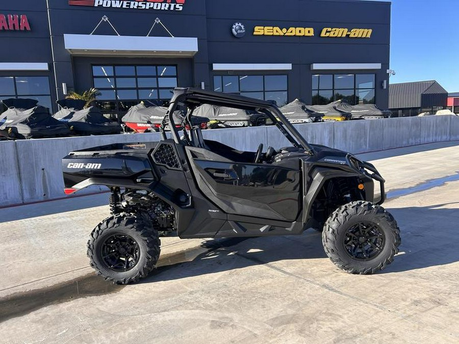 2026 Can-Am® Commander XT 700