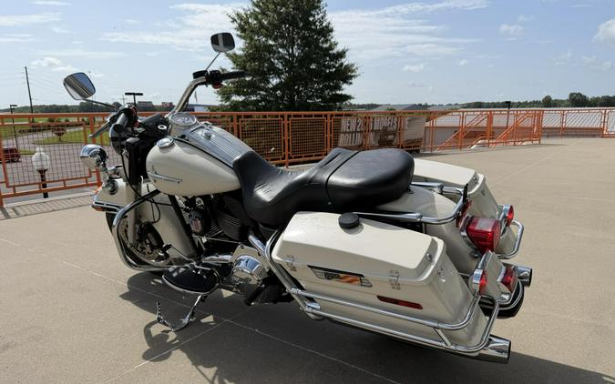 2008 Harley-Davidson Police Road King BIRCH WHITE