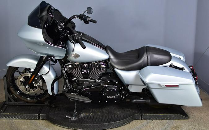 2023 Harley-Davidson Road Glide Special Atlas Silver Metallic - Black Finish