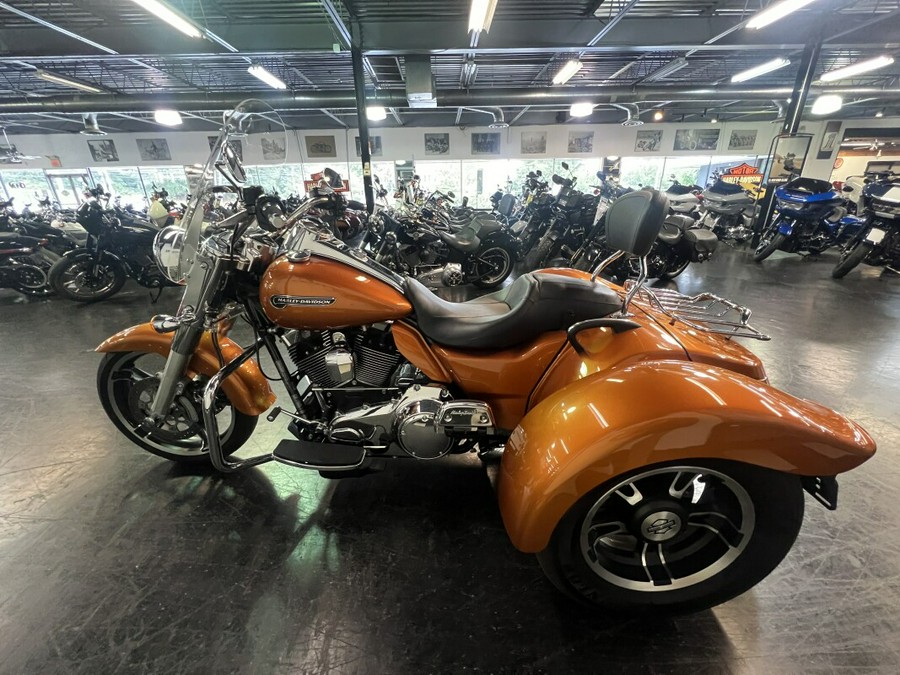 2015 Harley-Davidson Freewheeler™ Amber Whiskey FLRT