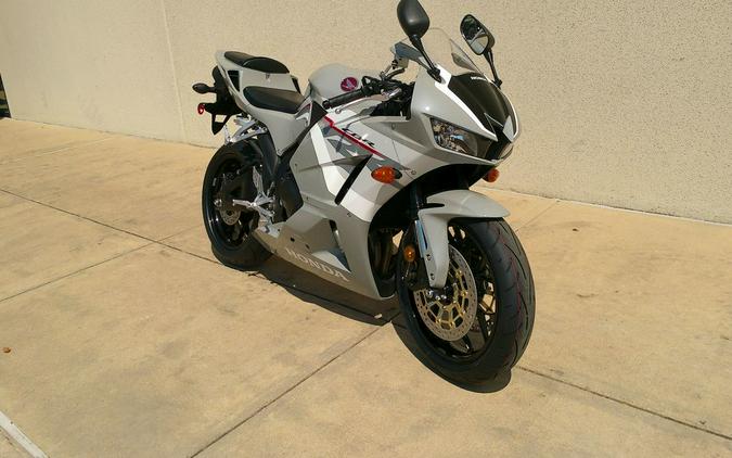2026 Honda® CBR600RRT
