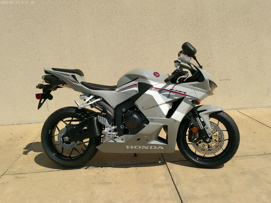 2026 Honda® CBR600RRT