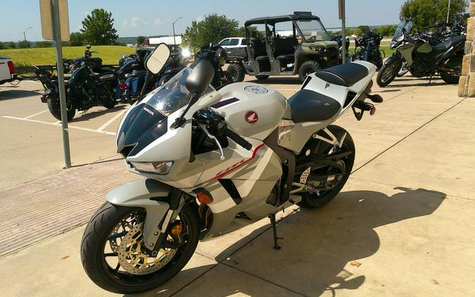 2026 Honda® CBR600RRT