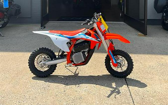 2024 KTM SX-E 3