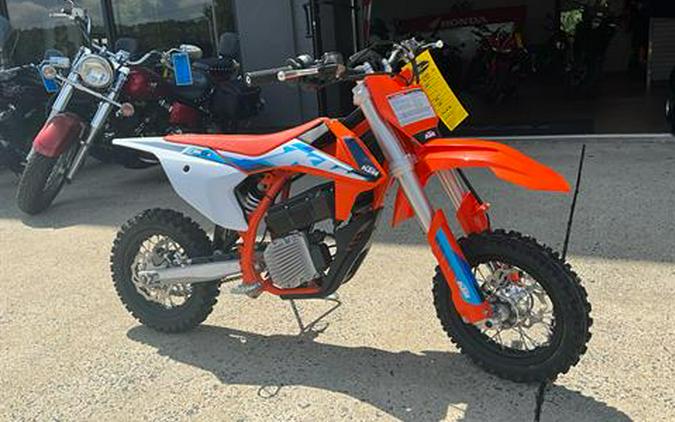 2024 KTM SX-E 3