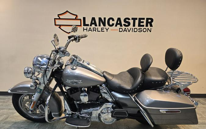2016 Harley-Davidson® Road King® Billet Silver FLHR