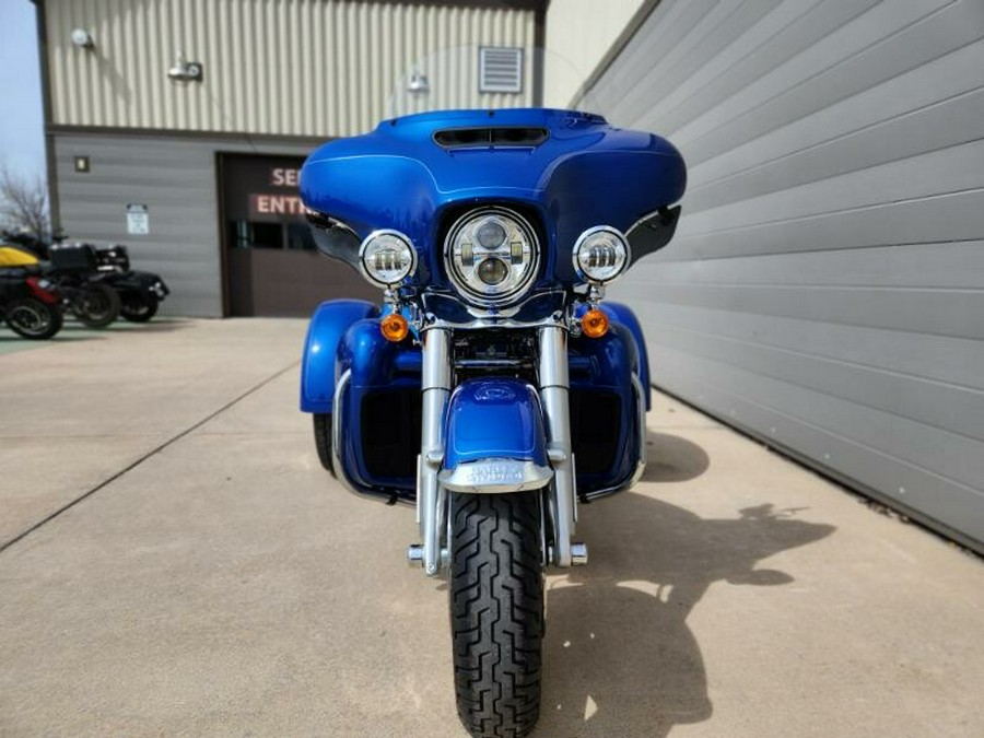 2024 Harley-Davidson Tri Glide Ultra Blue Burst