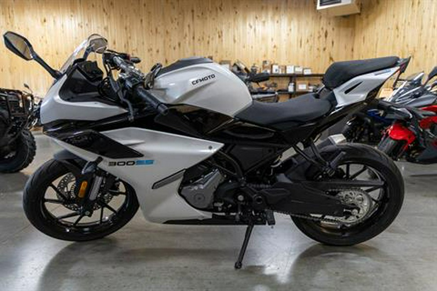 2025 CFMOTO 300SS