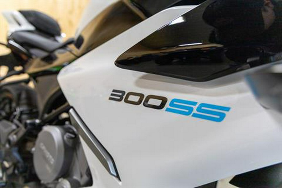 2025 CFMOTO 300SS