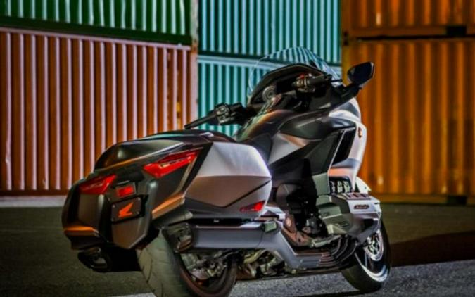 2018 Honda® Gold Wing Pearl Stallion Brown