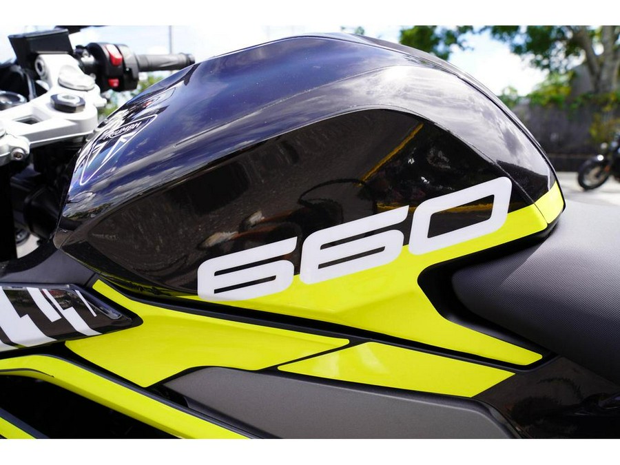 2025 Triumph Daytona 660 w/Custom Graphics
