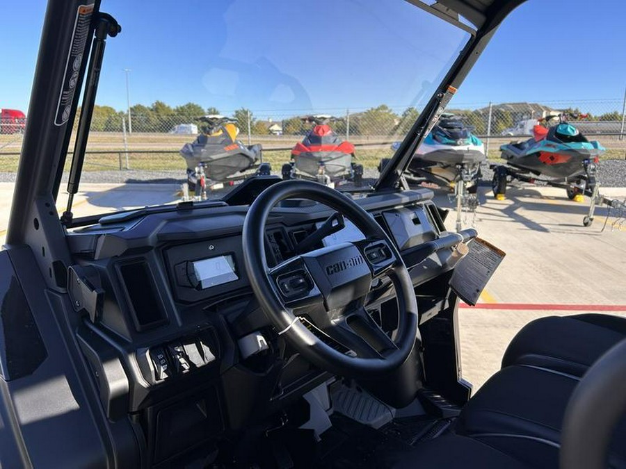 2026 Can-Am® Defender MAX XT HD11 With 10.25 in.display