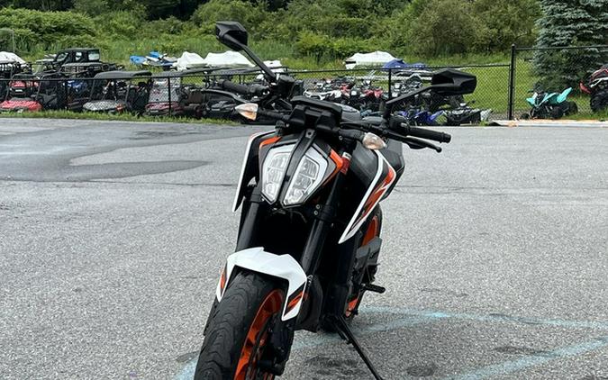 2020 KTM Duke 890 R