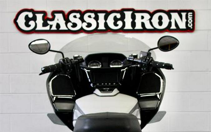 2021 Indian Motorcycle Challenger® Dark Horse®