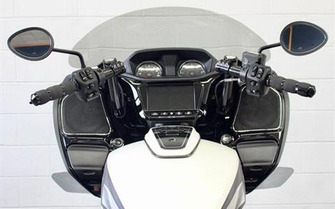2021 Indian Motorcycle Challenger® Dark Horse®