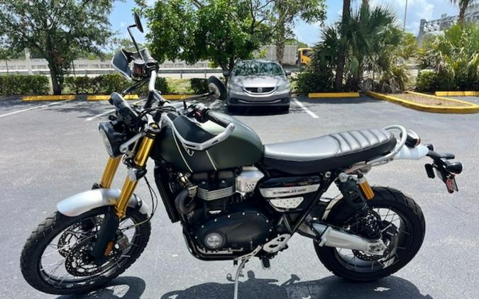 2022 Triumph Scrambler 1200 XE Matt Khaki Green Matt Jet Black