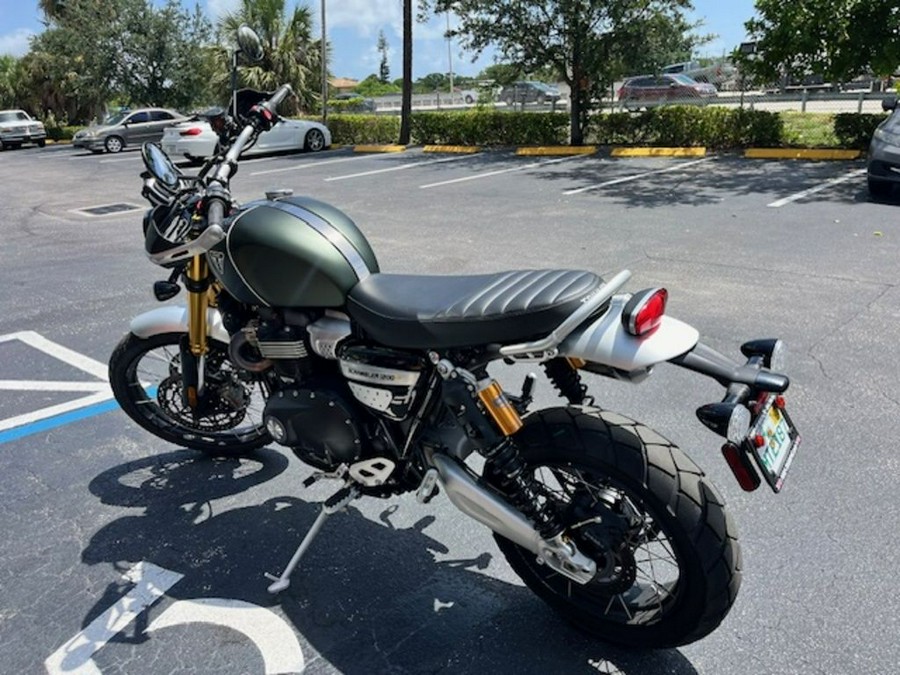 2022 Triumph Scrambler 1200 XE Matt Khaki Green Matt Jet Black