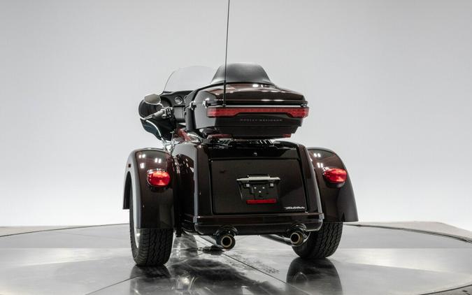 2022 HARLEY-DAVIDSON FLHTCUTG TRI GLIDE ULTRA in Midnight Crimson/ Vivid Black