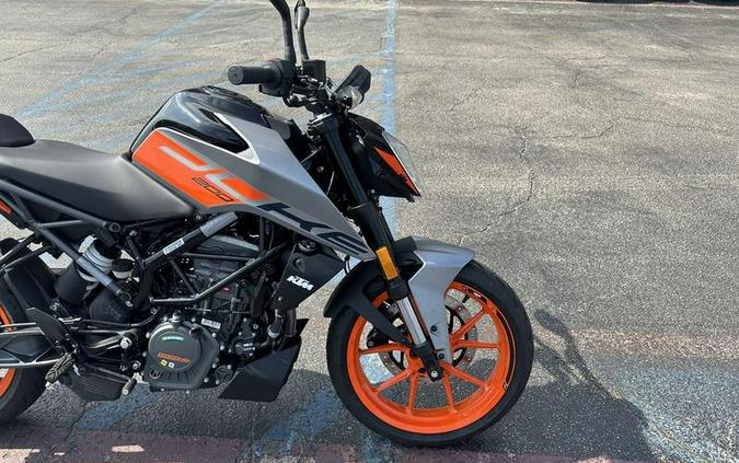 2023 KTM 200 Duke