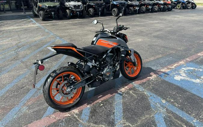 2023 KTM 200 Duke