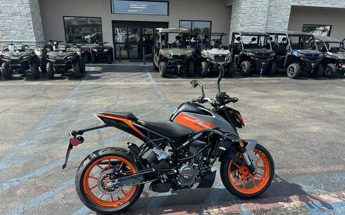 2023 KTM 200 Duke