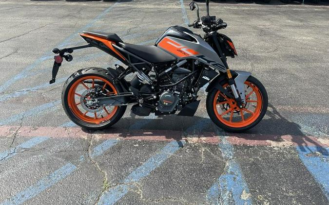 2023 KTM 200 Duke