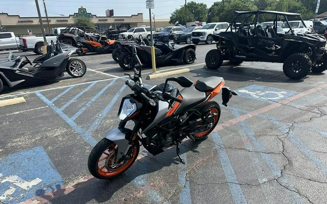 2023 KTM 200 Duke