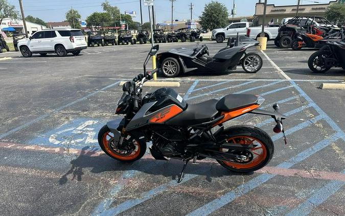 2023 KTM 200 Duke