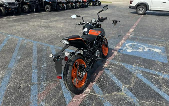 2023 KTM 200 Duke