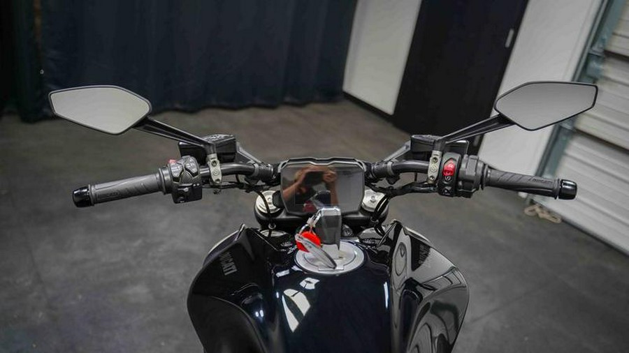 2024 Ducati Diavel V4 Black