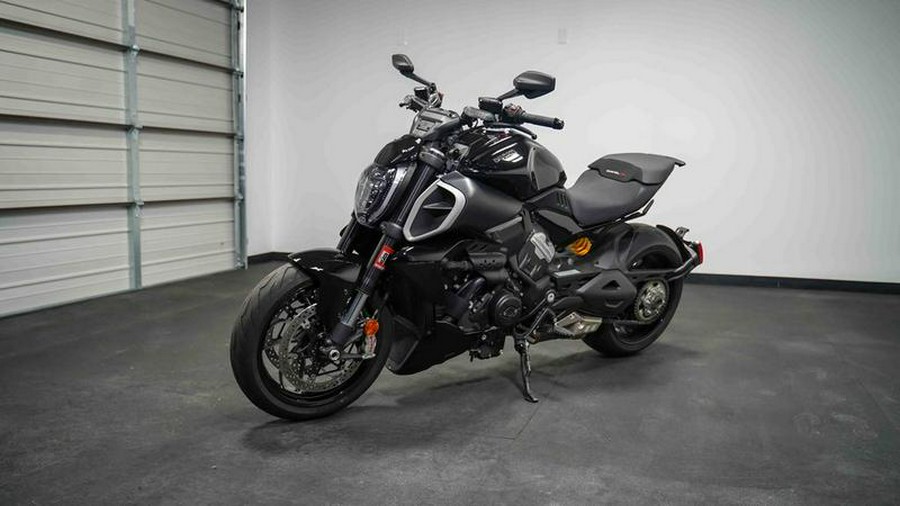 2024 Ducati Diavel V4 Black