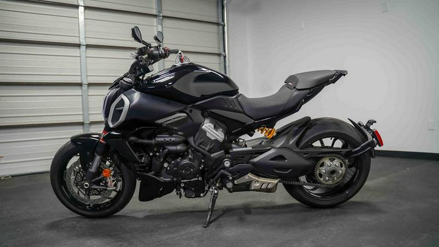 2024 Ducati Diavel V4 Black