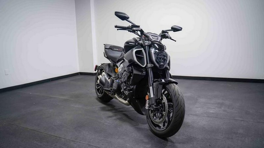 2024 Ducati Diavel V4 Black